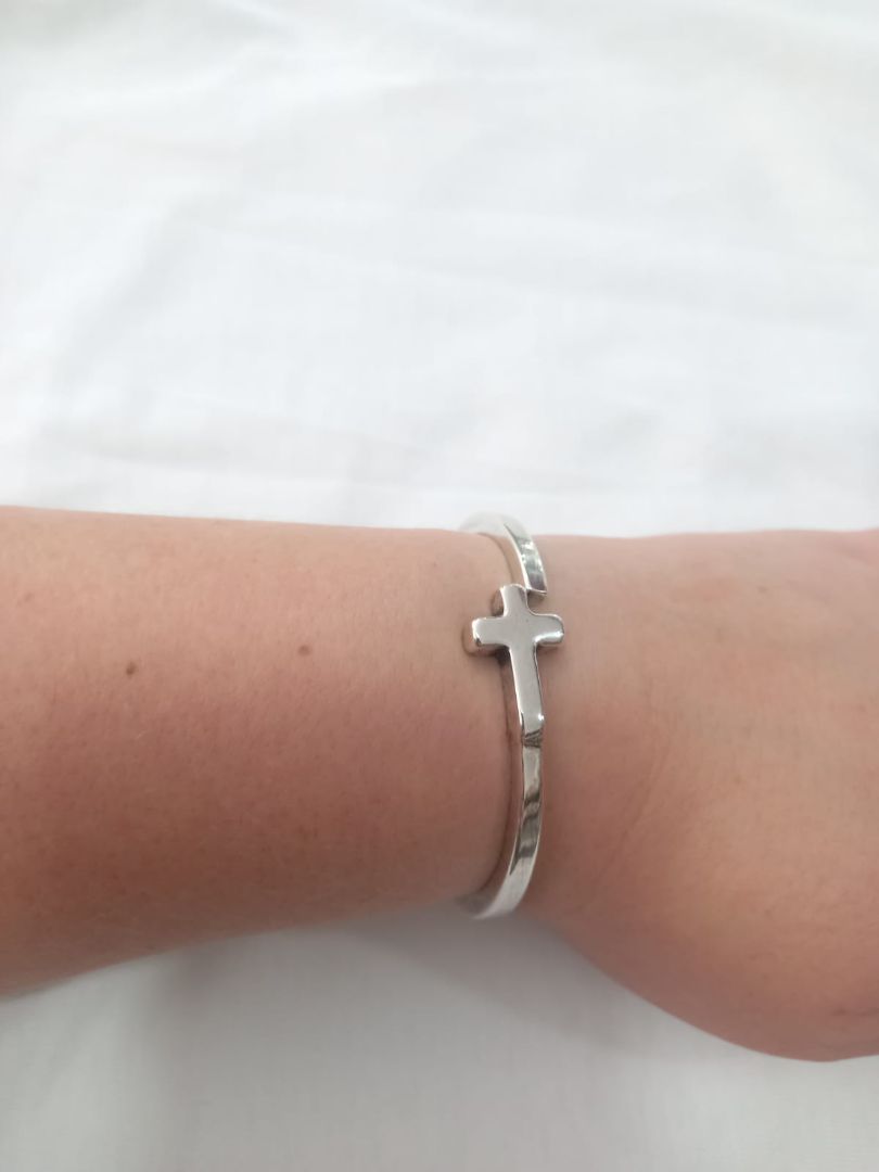 Pulsera cruz