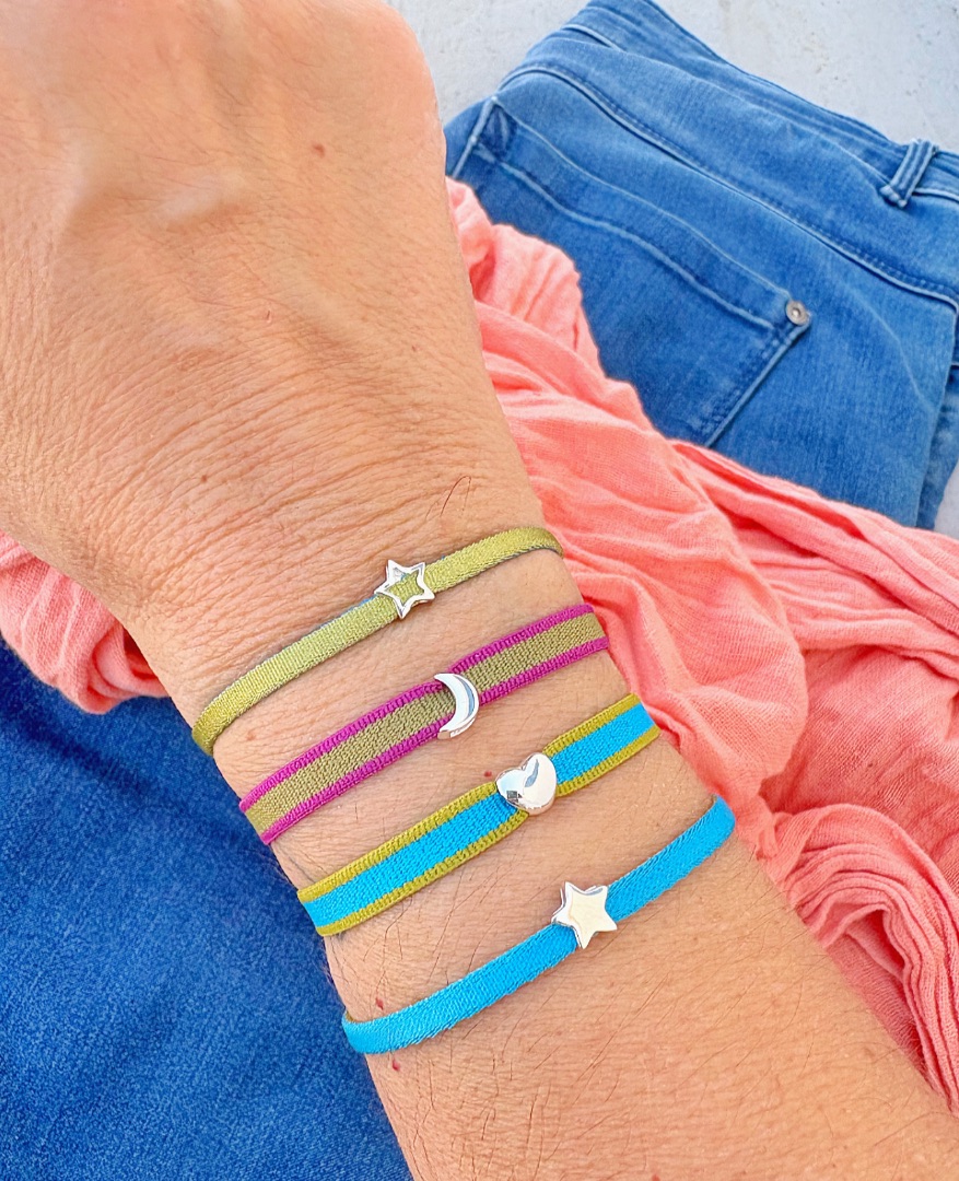Pulsera elástica con pieza de plata de ley