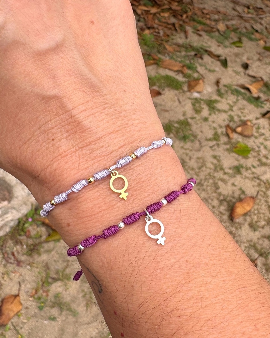 Pulsera nuditos símbolo femenino