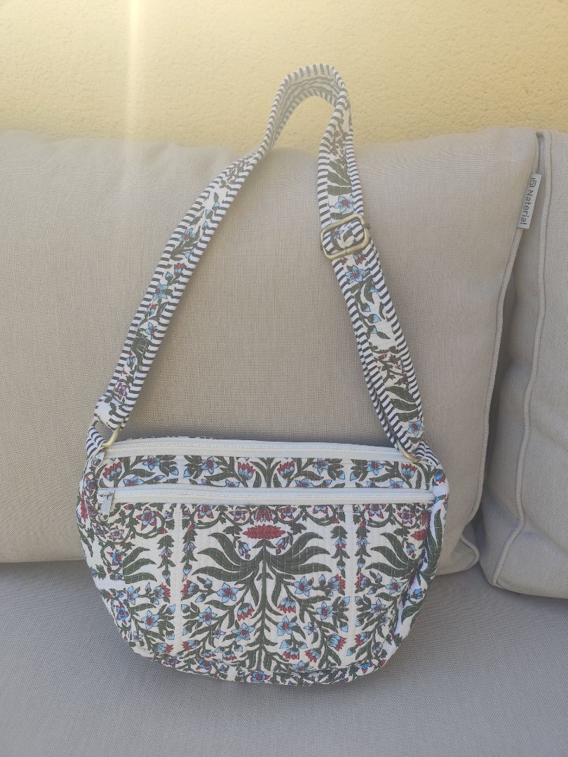 Bolso flores con cremallera