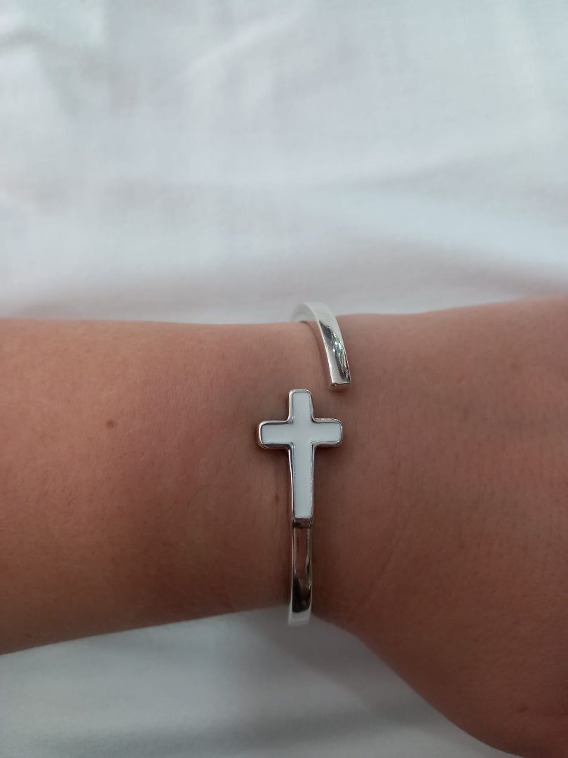 Pulsera cruz