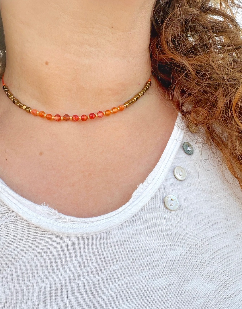 Collar de cornalinas semipreciosas y hematites