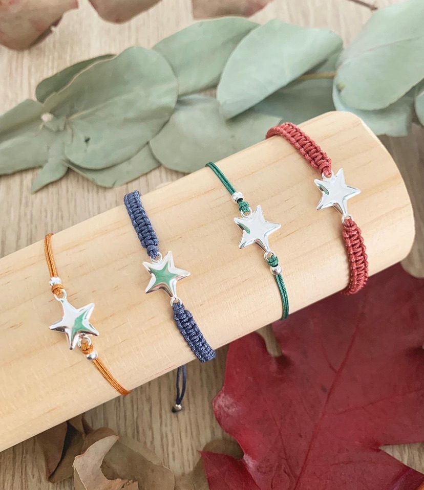 Pulsera estrella de plata con macramé