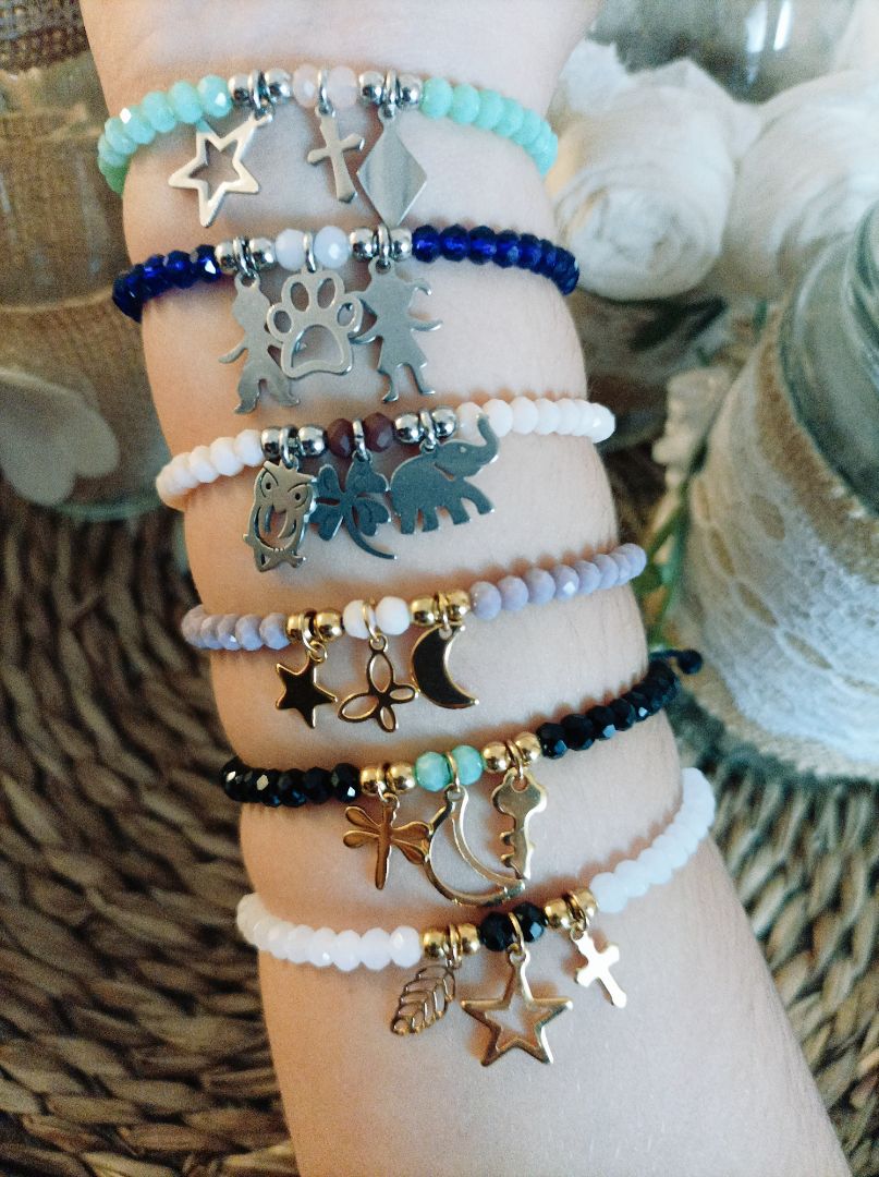 Pulsera ajustable con abalorios