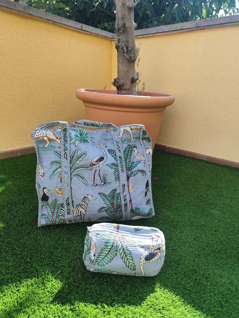 Bolso con neceser animales
