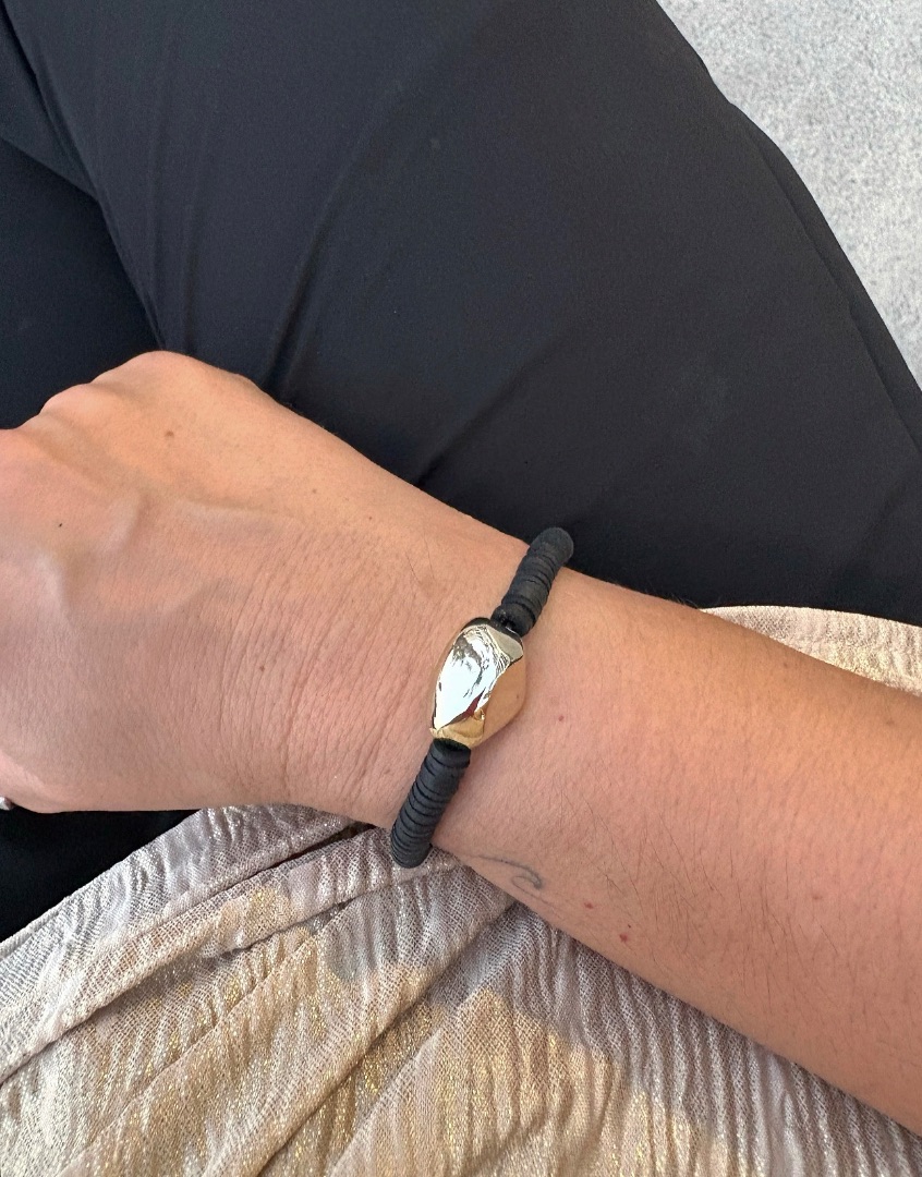 Pulsera el&aacute;stica con perla ovalada
