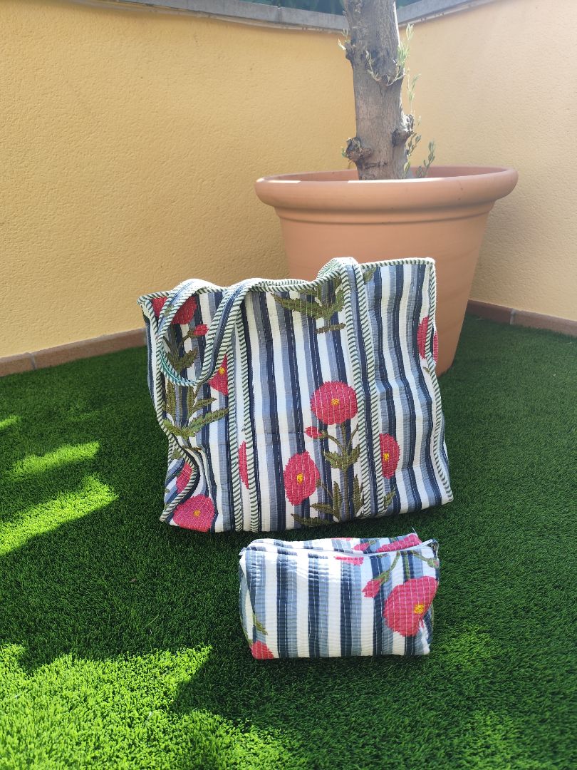 Bolso rayas azules con neceser