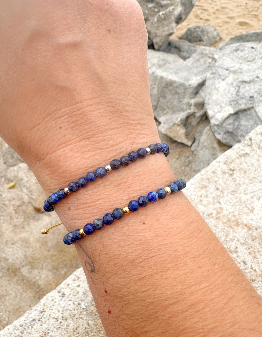 Pulsera de cuentas l&aacute;pislazuli y plata de ley