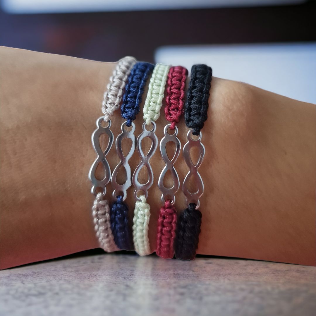 Pulsera Infiniti