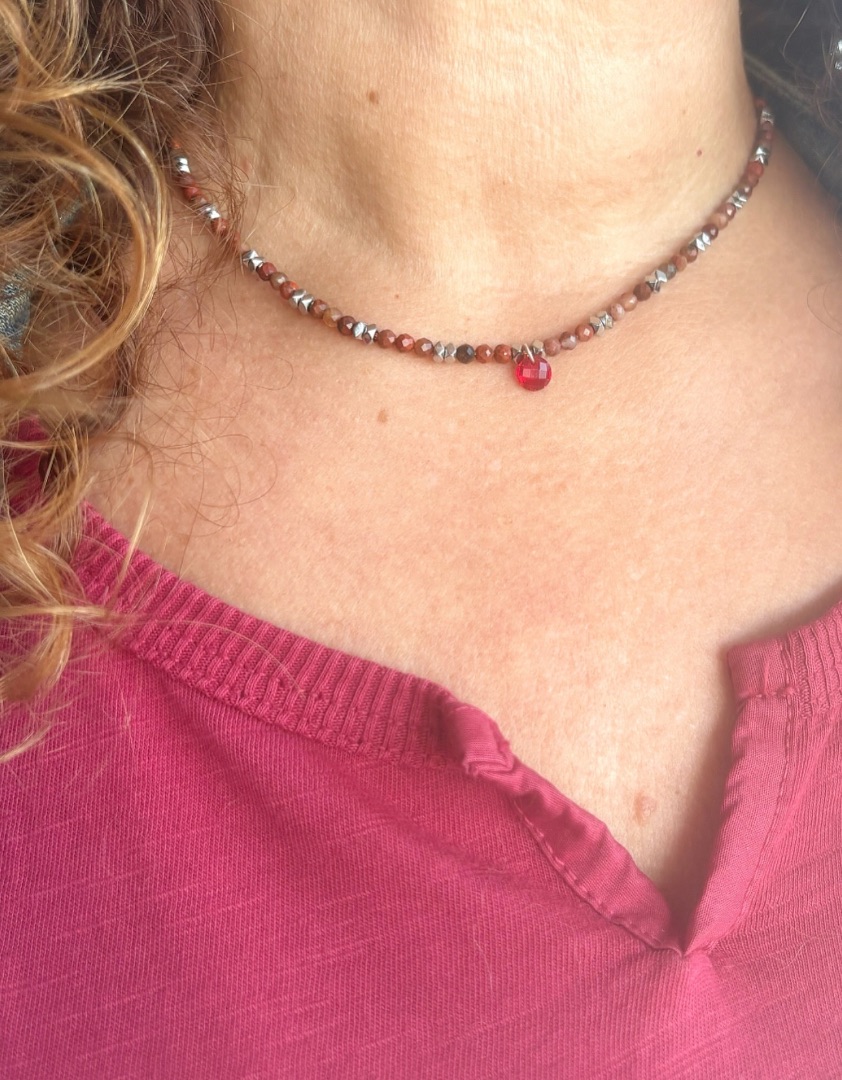 Collar jaspe rojo y hematites