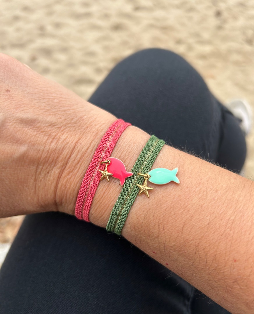 Pulsera cinta mokuba con pez y estrella de mar