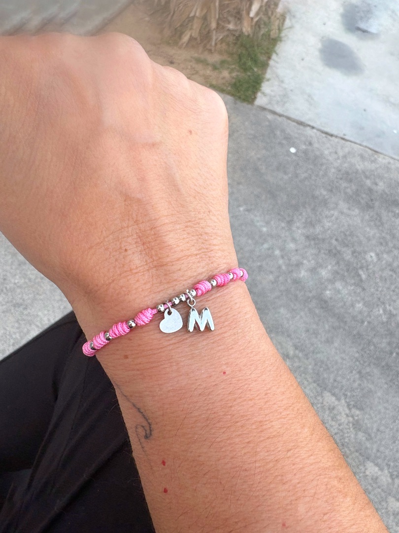 Pulsera nuditos con inicial globo